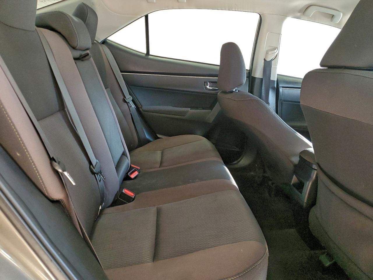 2018 TOYOTA COROLLA L photo 10