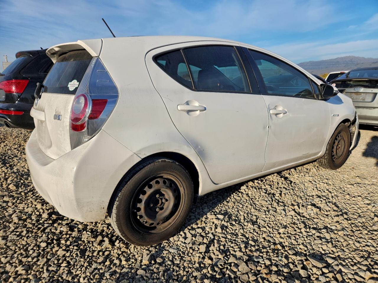 2012 TOYOTA PRIUS C photo 3