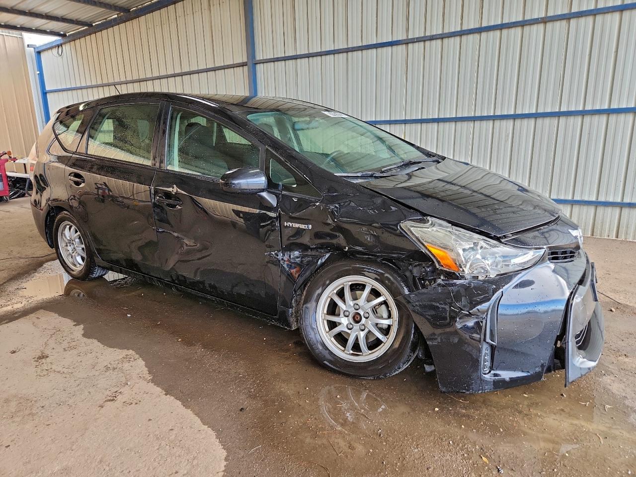 2015 TOYOTA PRIUS photo 4