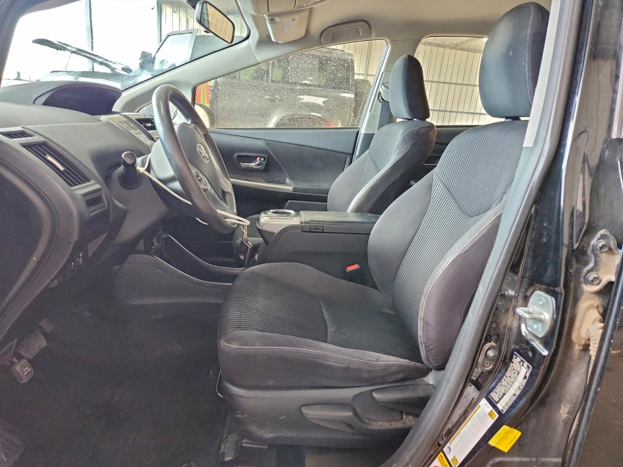 2015 TOYOTA PRIUS photo 7