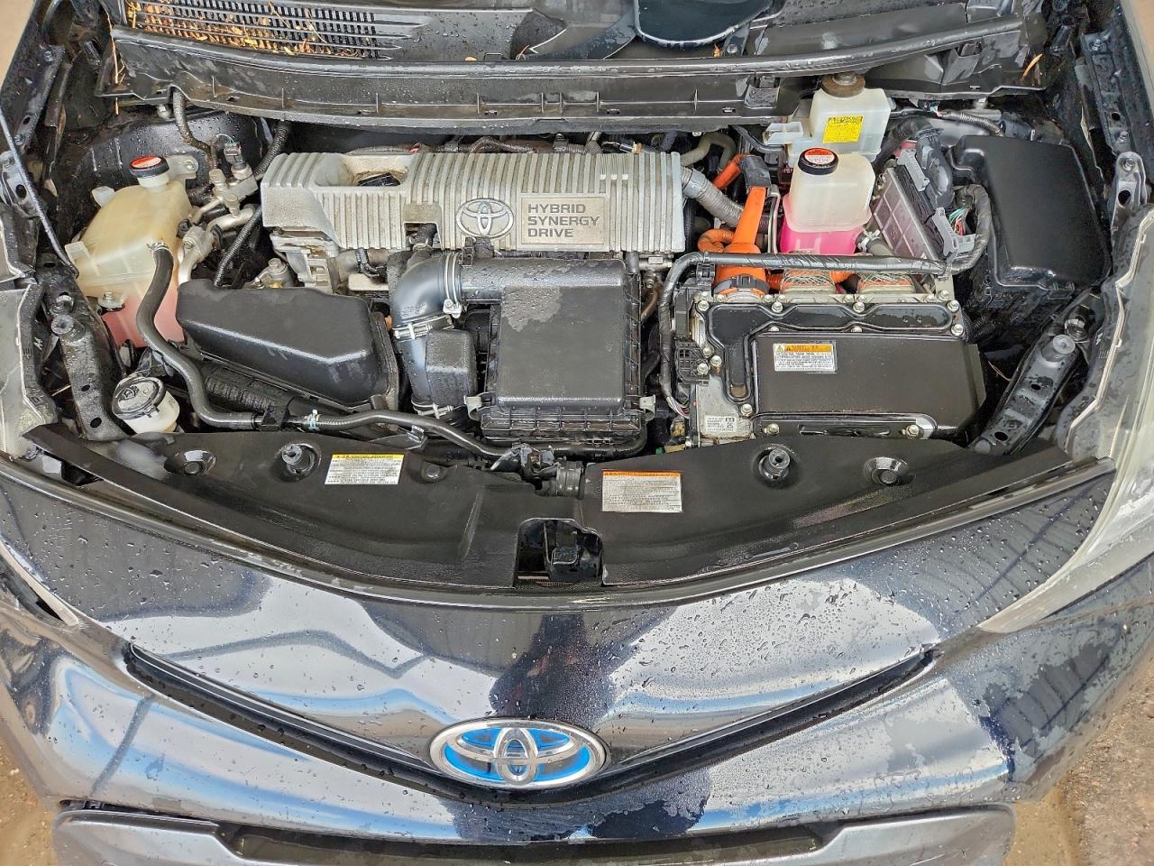 2015 TOYOTA PRIUS photo 11