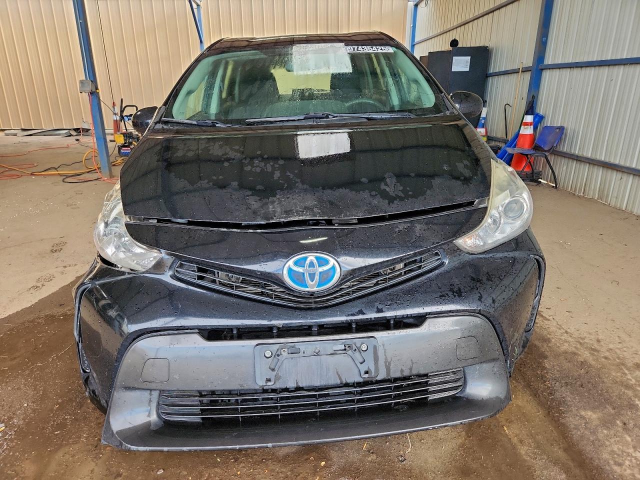 2015 TOYOTA PRIUS photo 5
