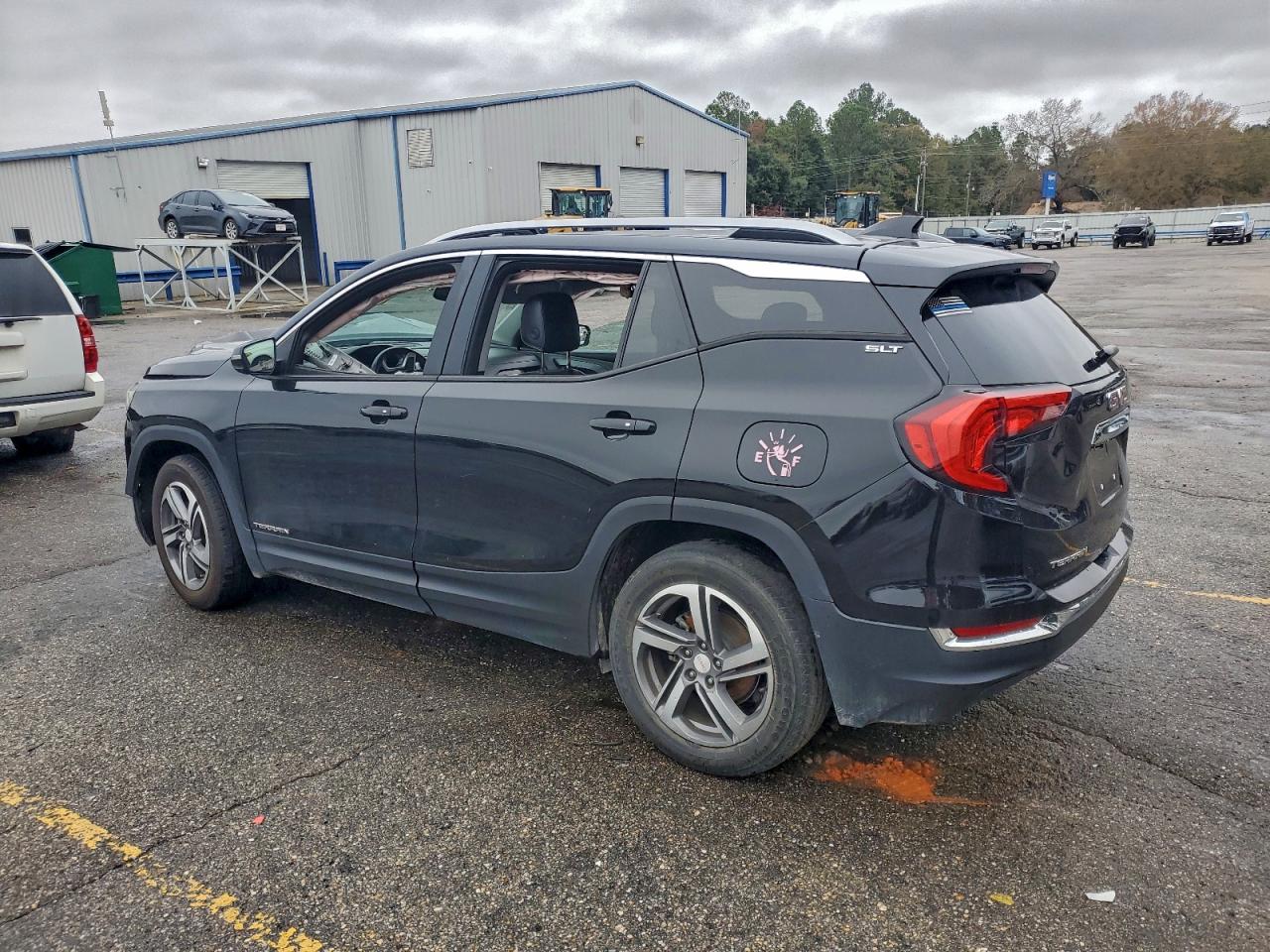2019 GMC TERRAIN SLT photo 2