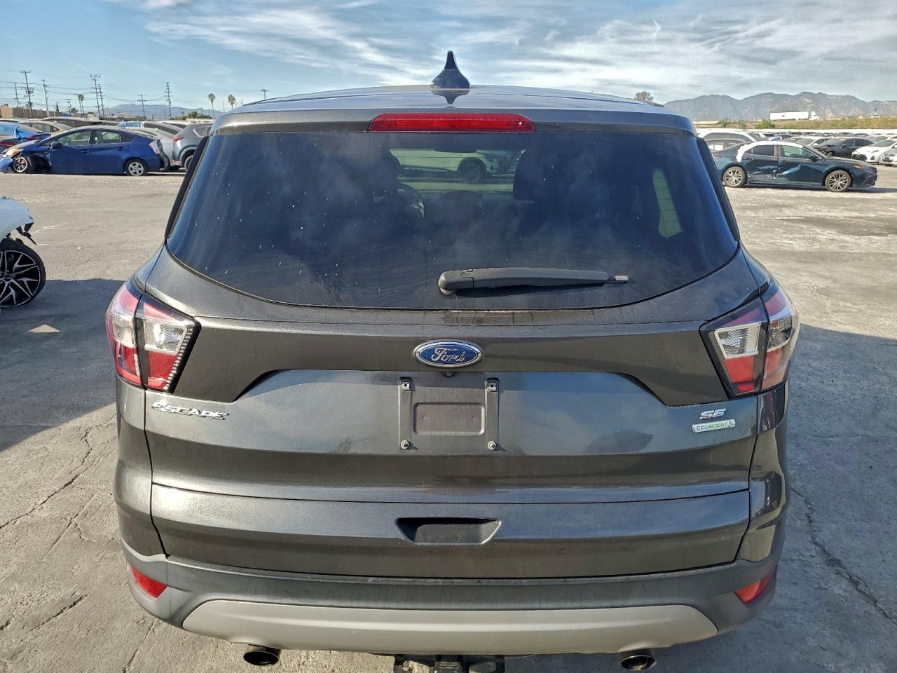 2017 FORD ESCAPE SE photo 11