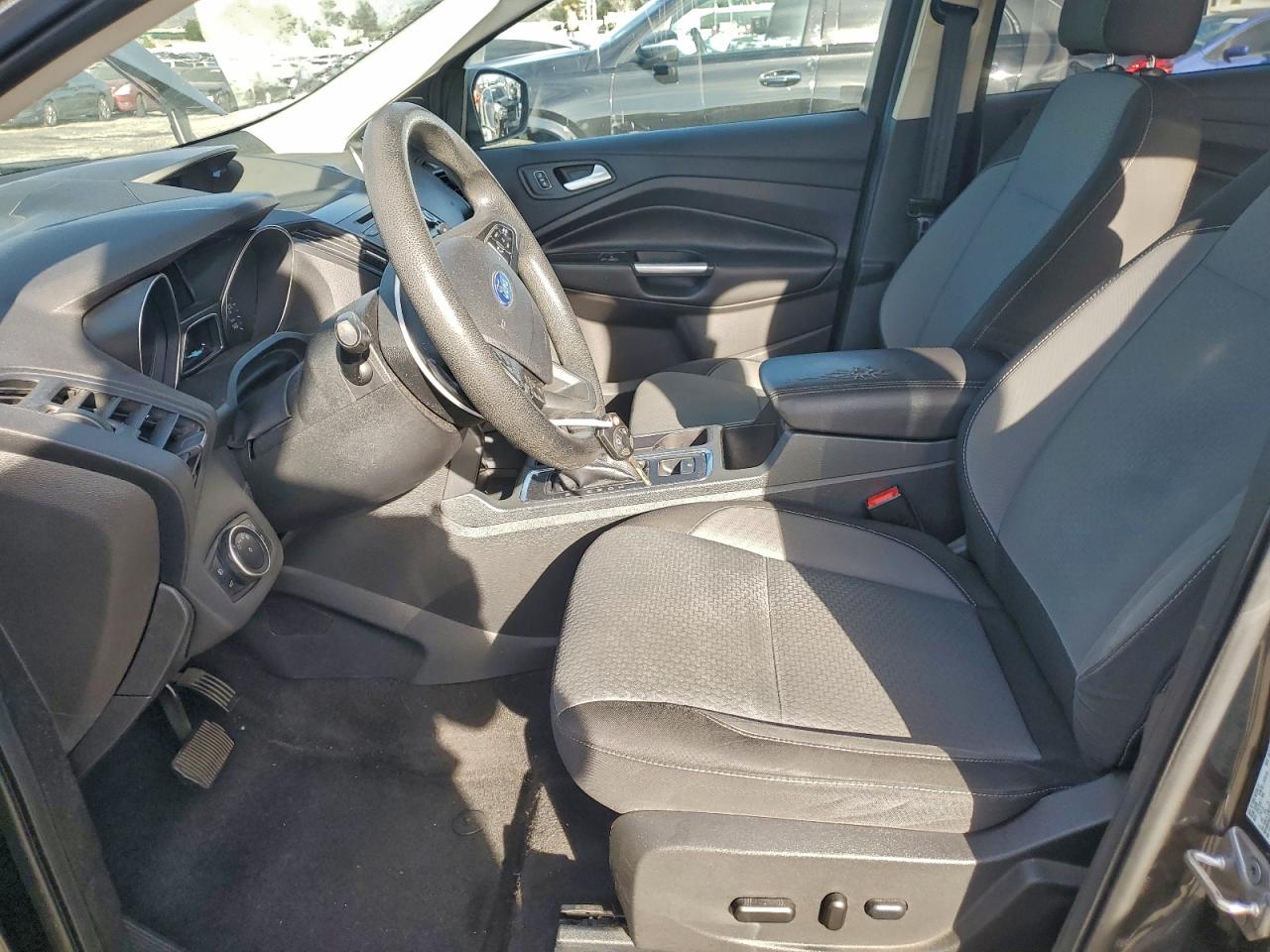 2017 FORD ESCAPE SE photo 13