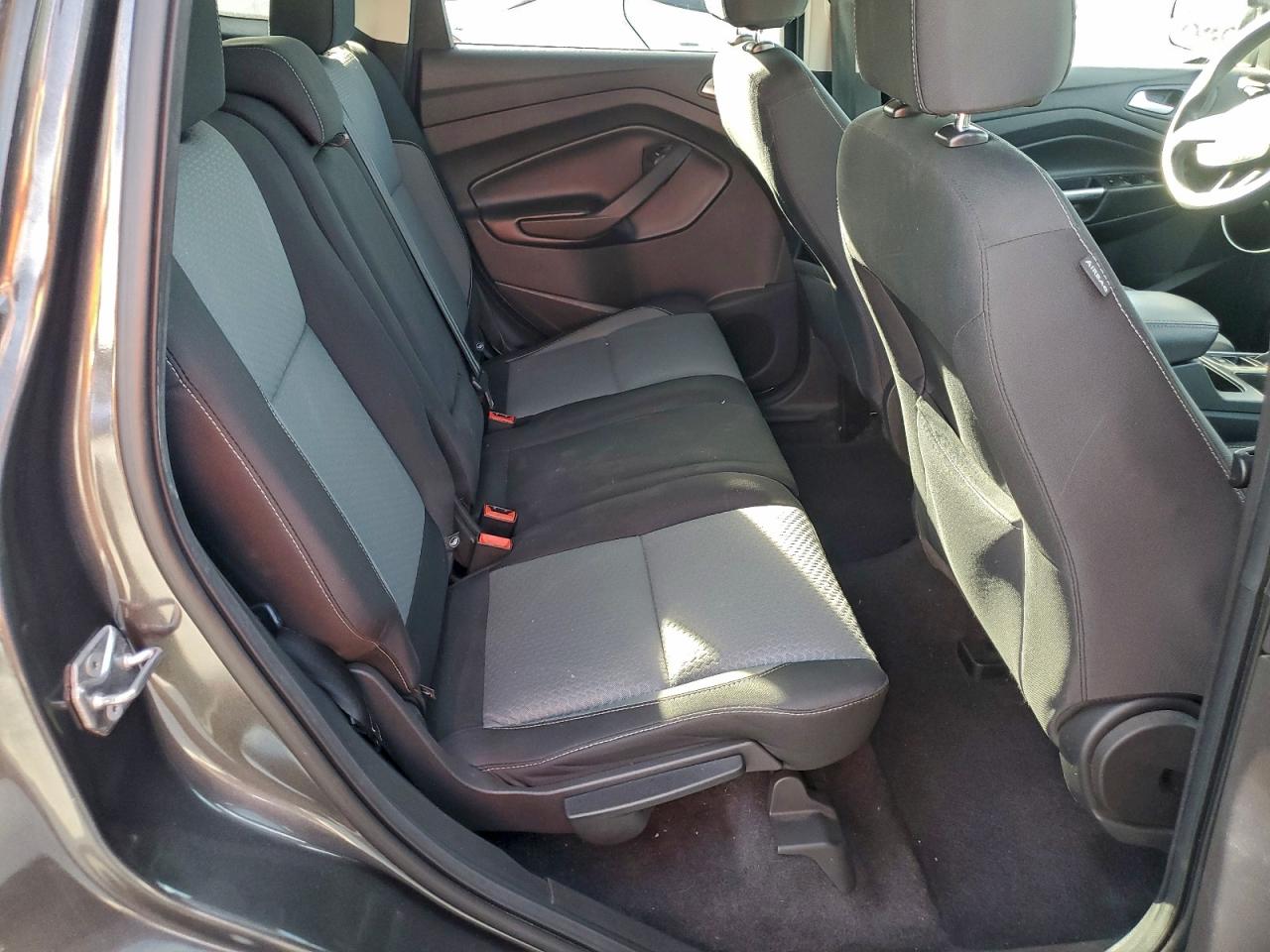 2017 FORD ESCAPE SE photo 21
