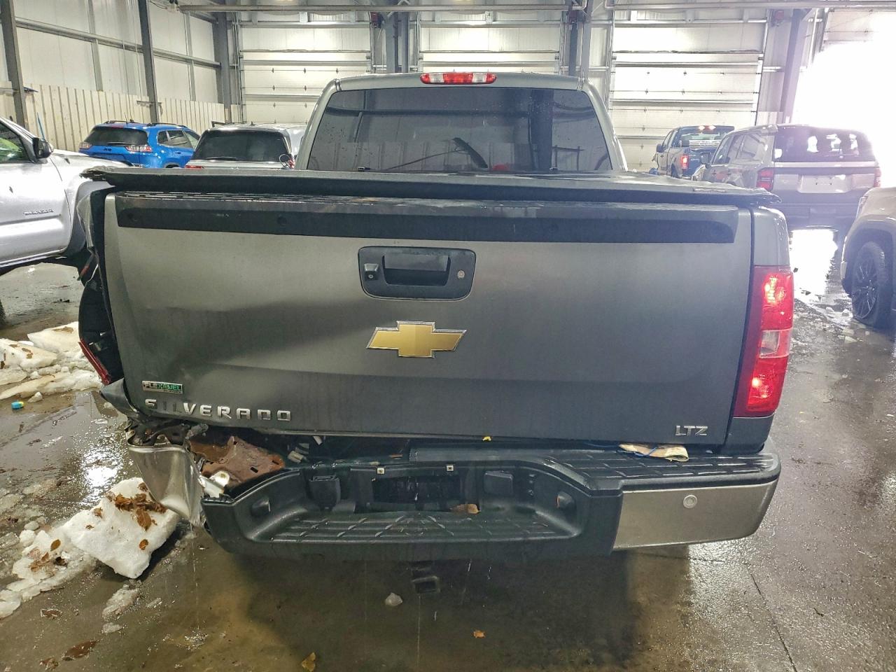 2011 CHEVROLET SILVERADO K1500 LTZ photo 6