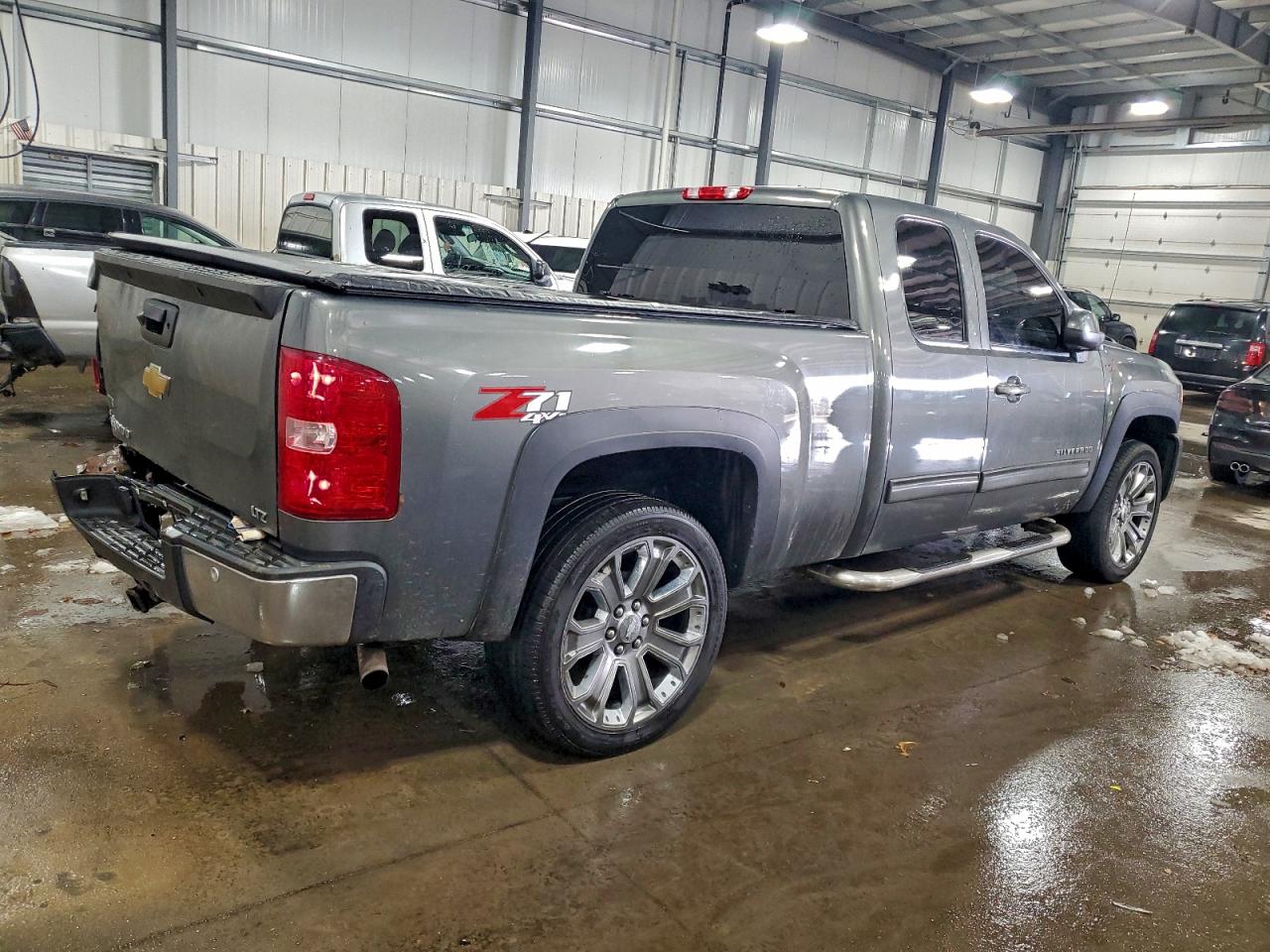 2011 CHEVROLET SILVERADO K1500 LTZ photo 3