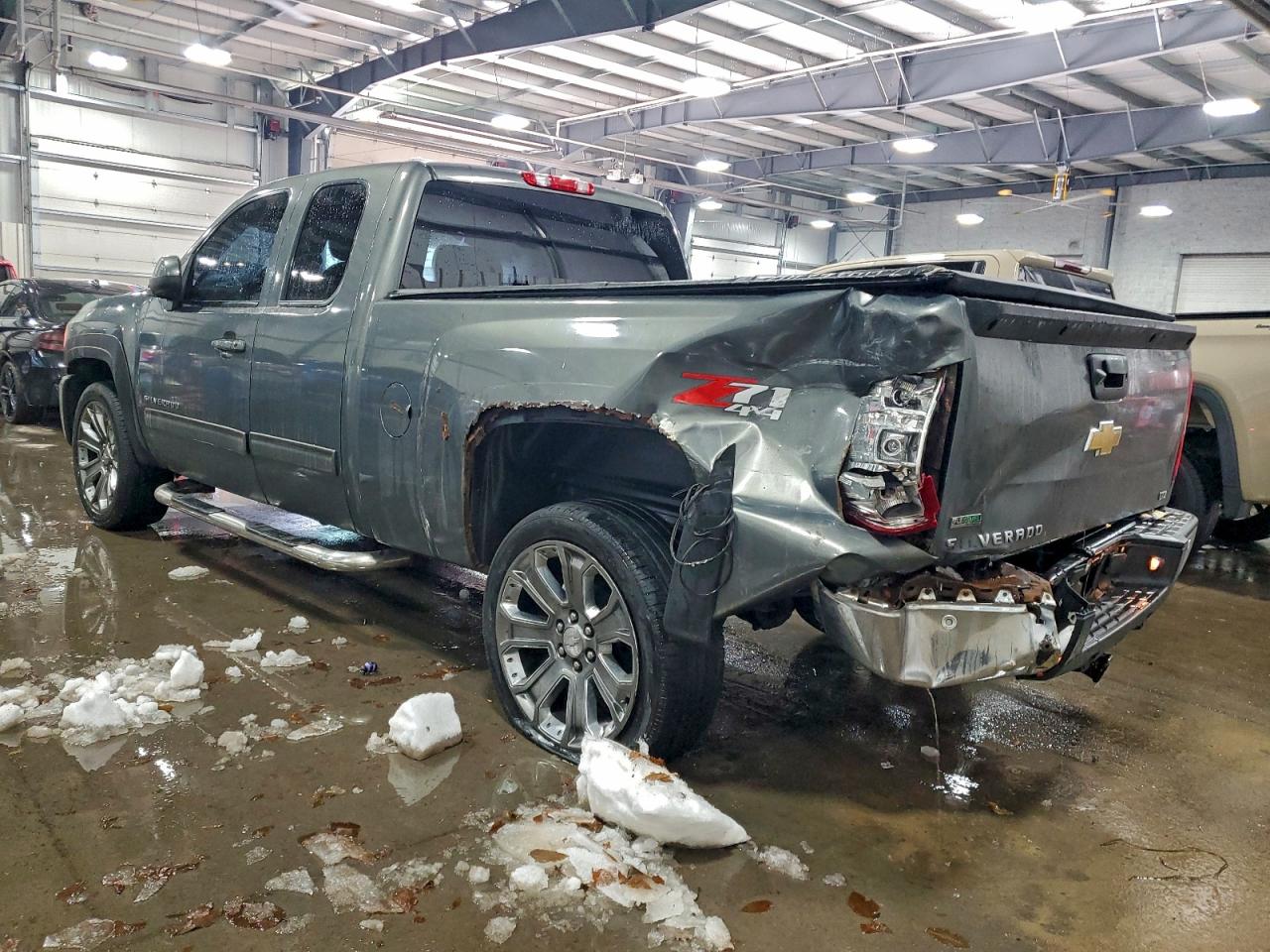 2011 CHEVROLET SILVERADO K1500 LTZ photo 2