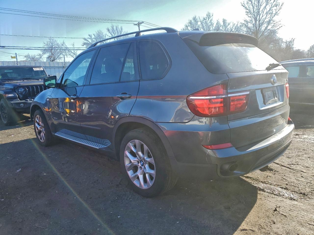 2012 BMW X5 XDRIVE35I photo 2