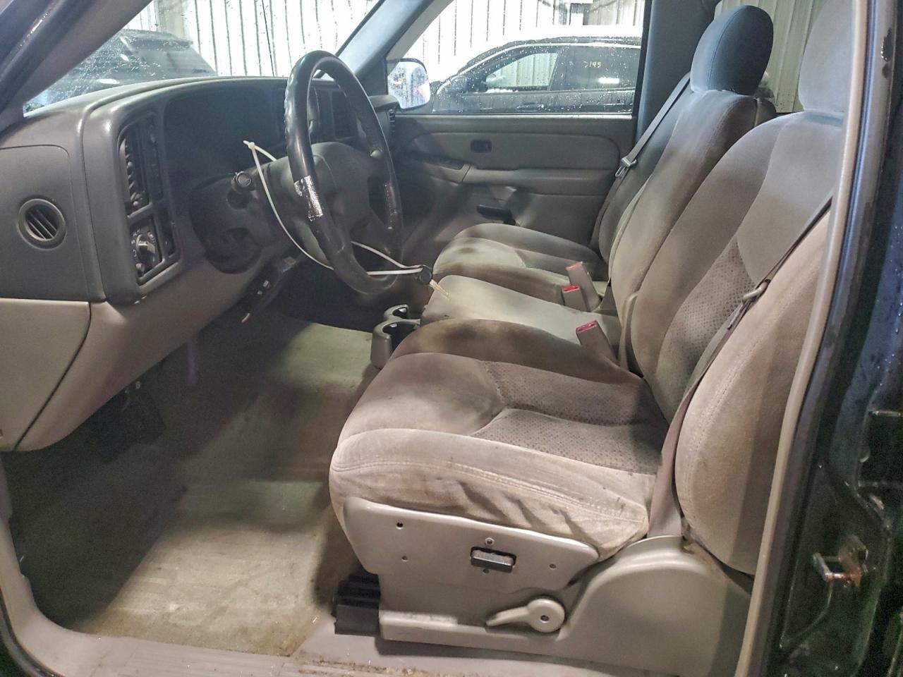 2004 CHEVROLET SUBURBAN K1500 photo 13
