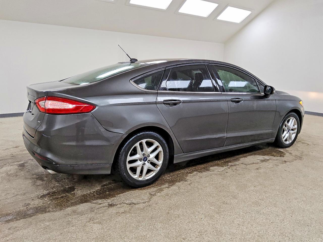 2016 FORD FUSION SE photo 3