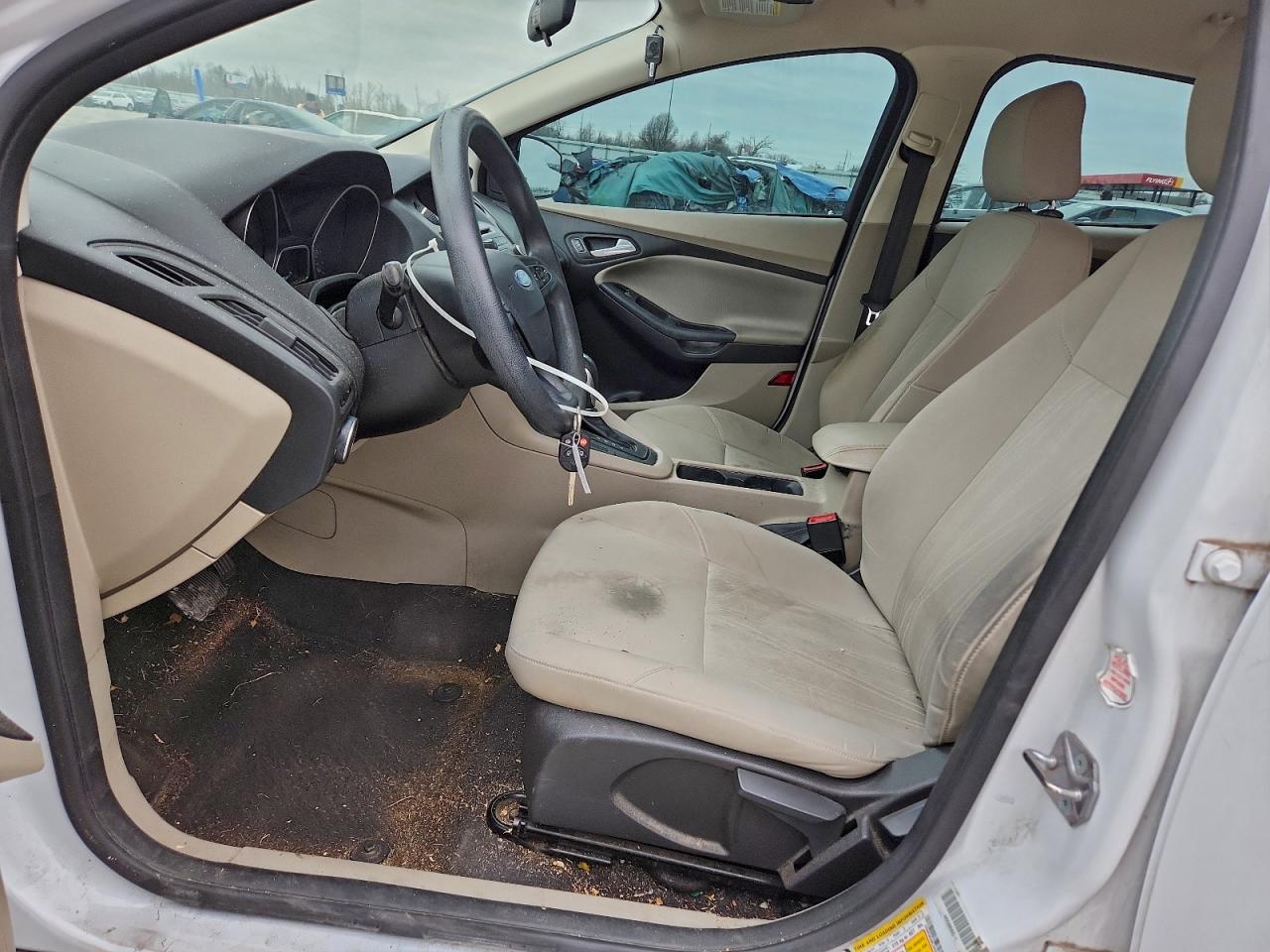 2015 FORD FOCUS SE photo 7