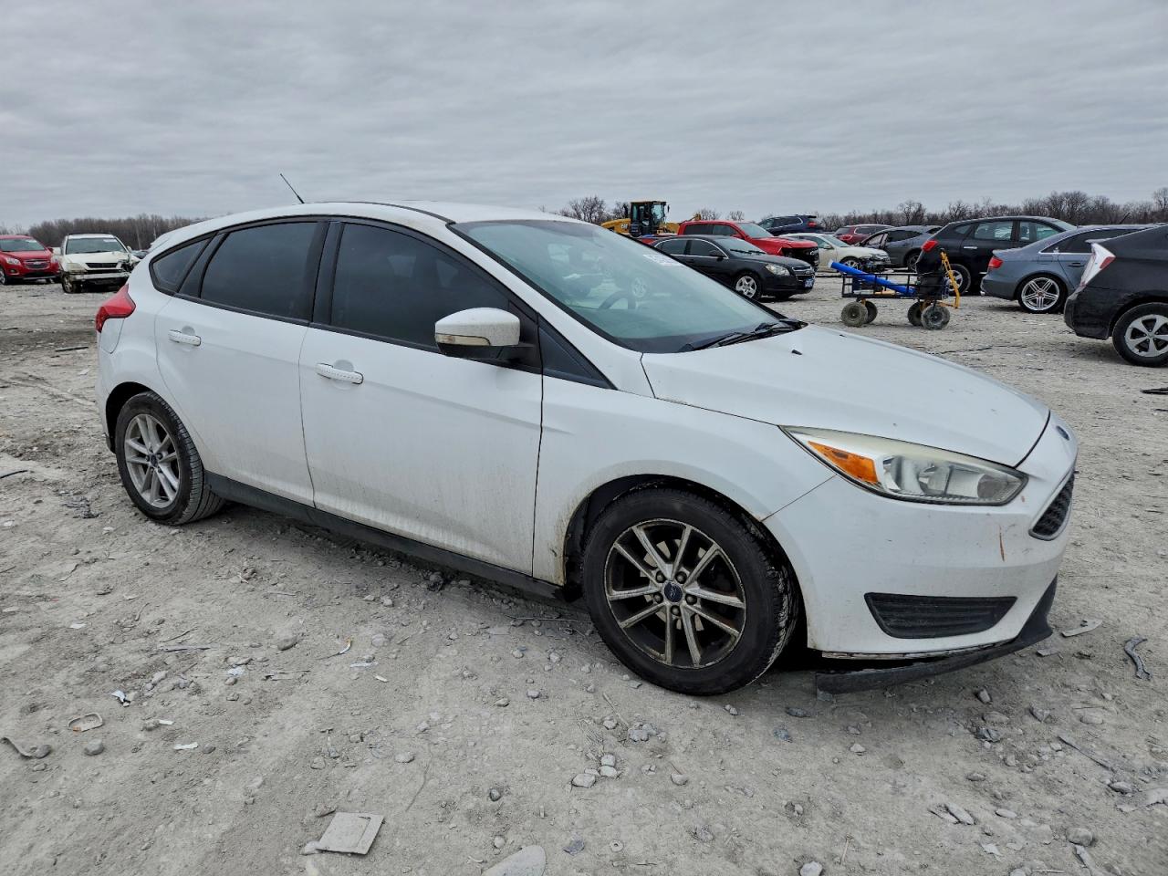 2015 FORD FOCUS SE photo 4