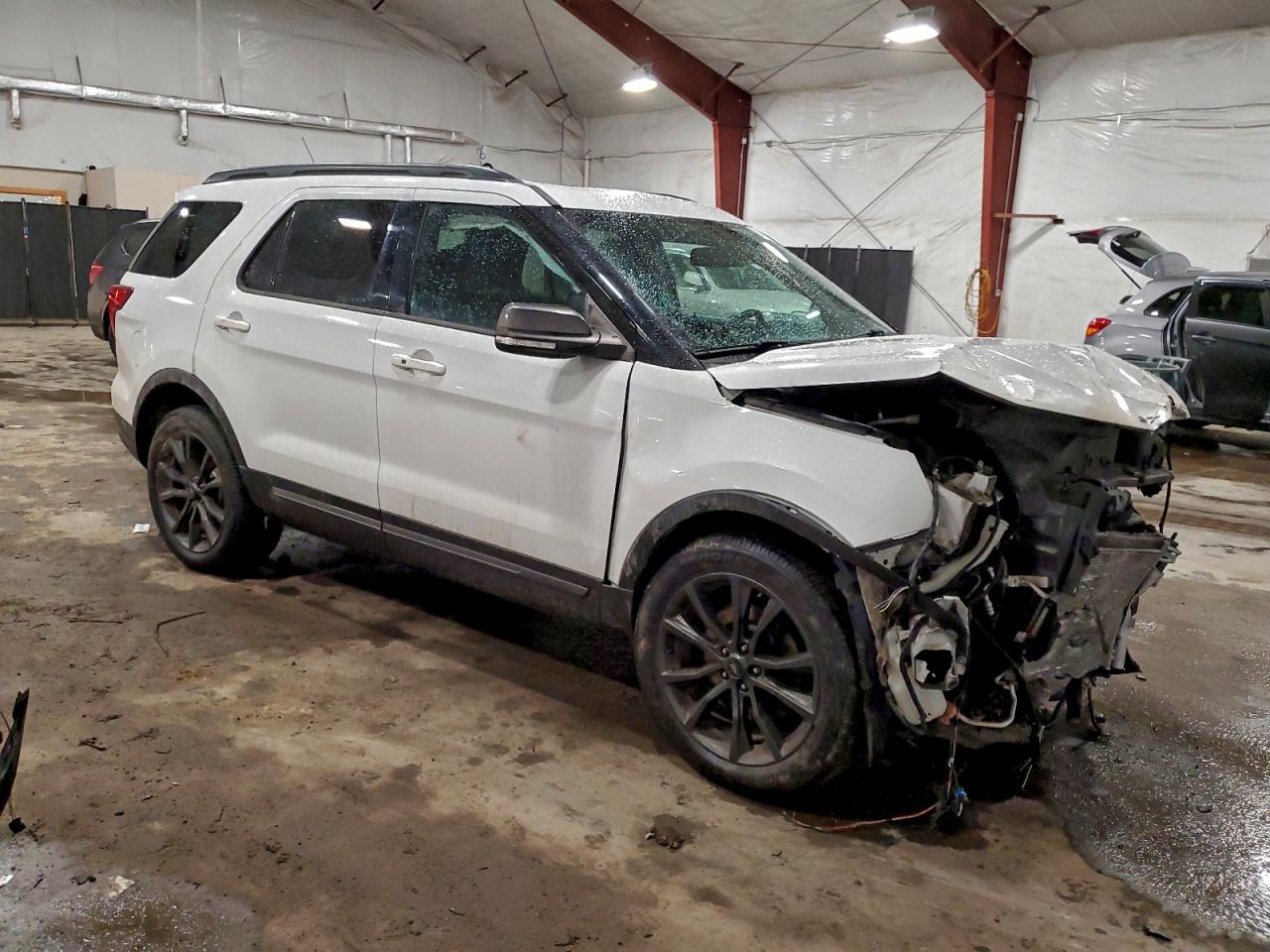 2018 FORD EXPLORER XLT photo 4