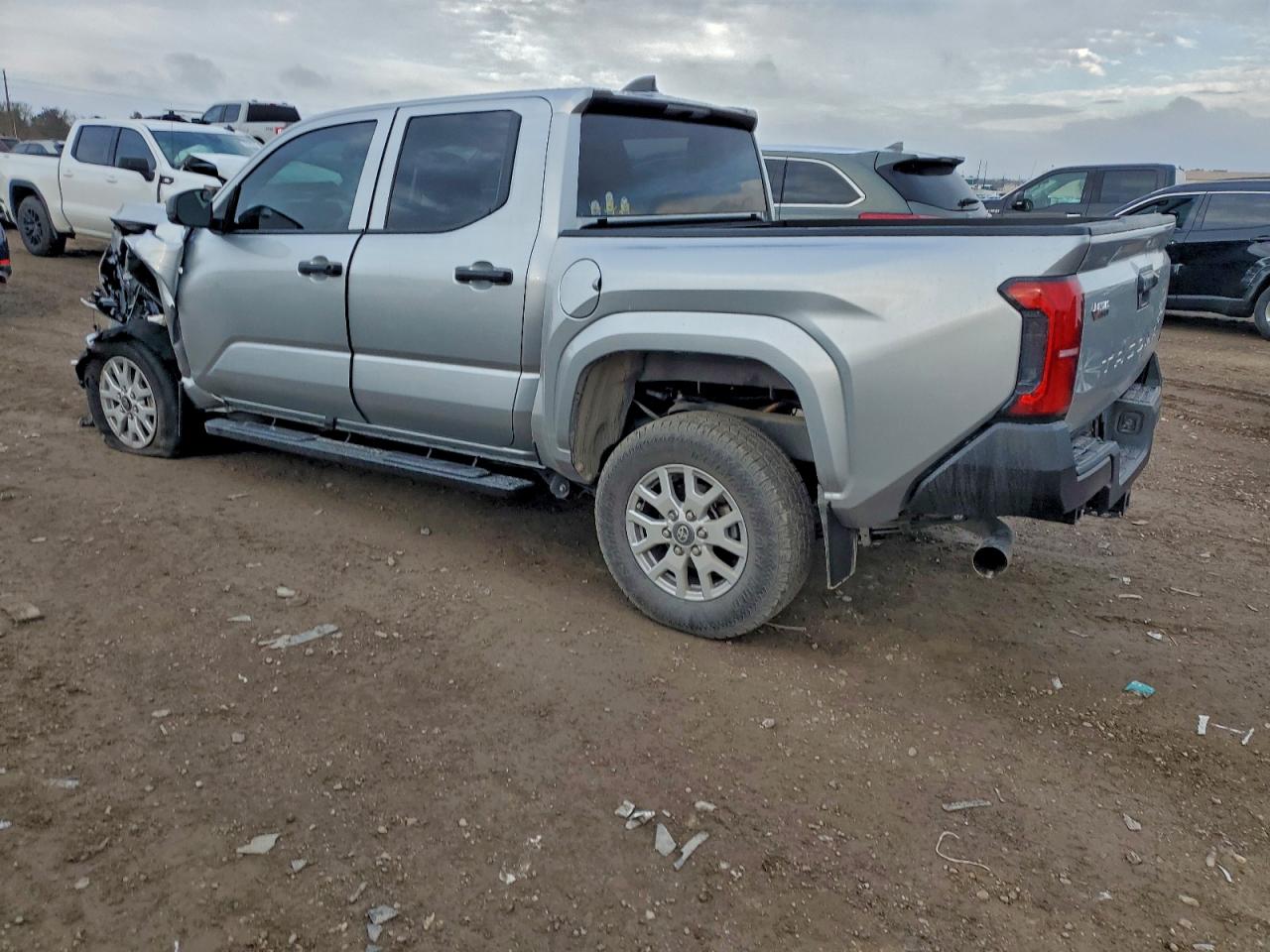2024 TOYOTA TACOMA DOUBLE CAB photo 2
