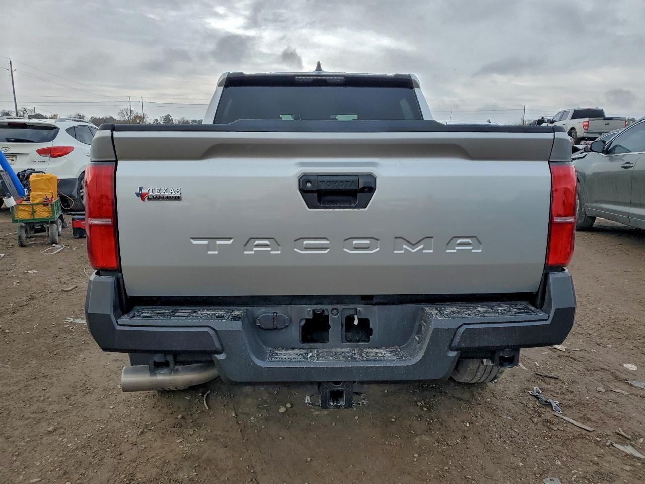 2024 TOYOTA TACOMA DOUBLE CAB photo 6