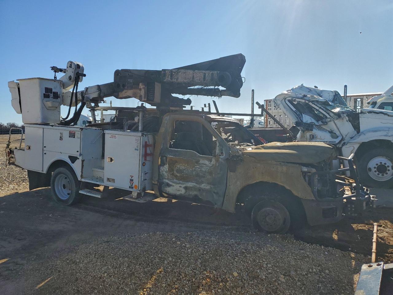 2013 FORD F550 SUPER DUTY BUCKET TRUCK photo 4