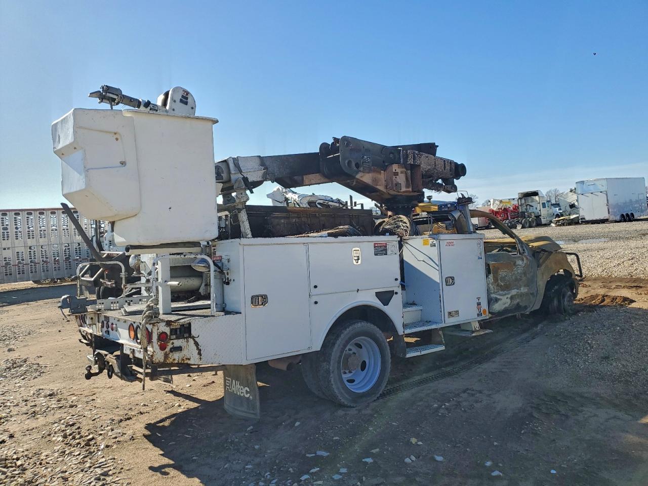 2013 FORD F550 SUPER DUTY BUCKET TRUCK photo 3
