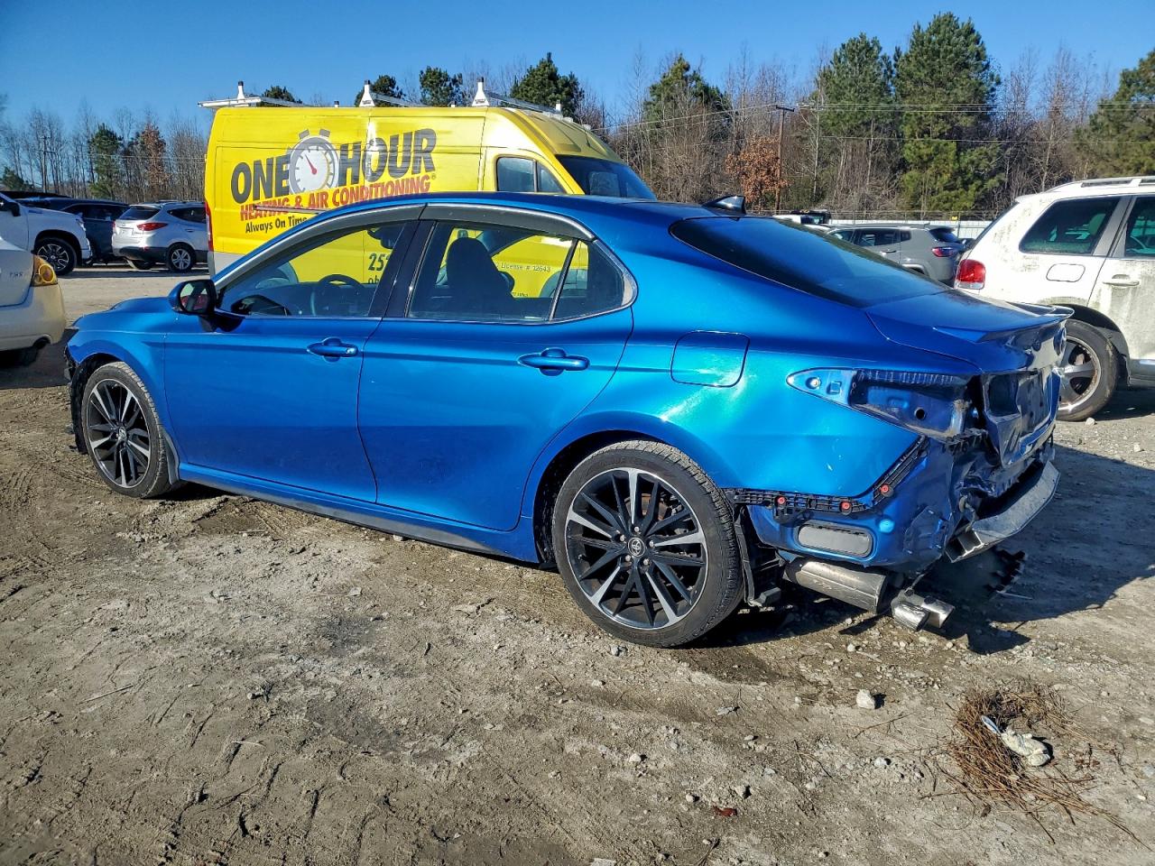 2018 TOYOTA CAMRY XSE photo 2