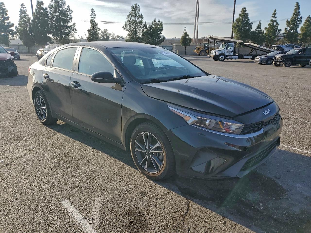 2023 KIA FORTE LX photo 4