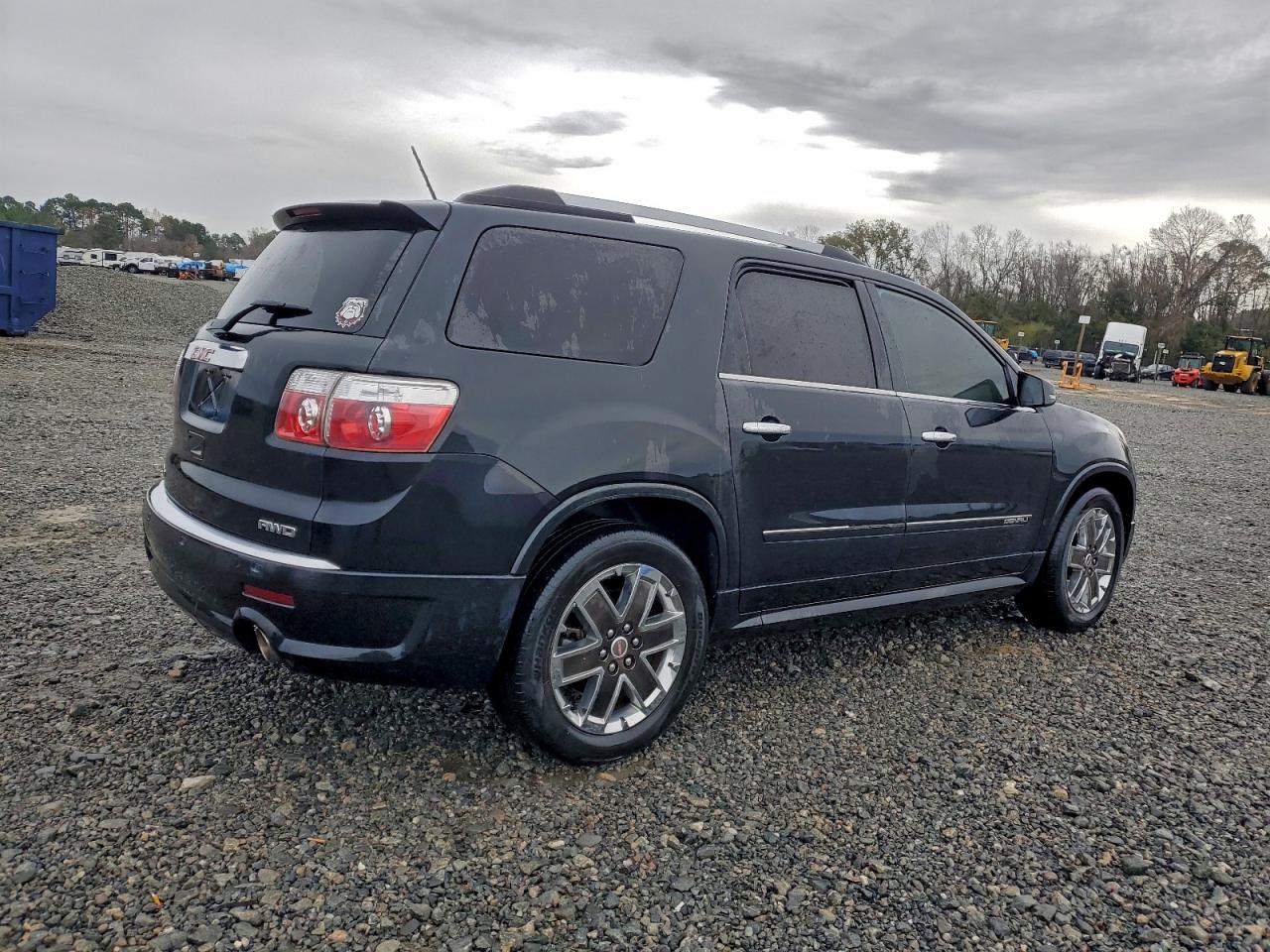2011 GMC ACADIA DENALI photo 3