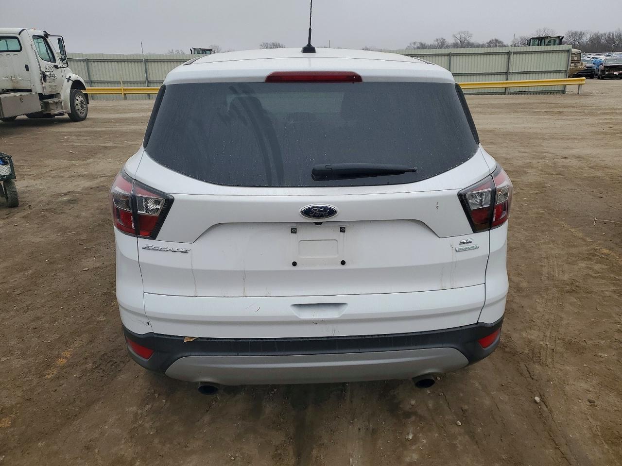 2017 FORD ESCAPE SE photo 11