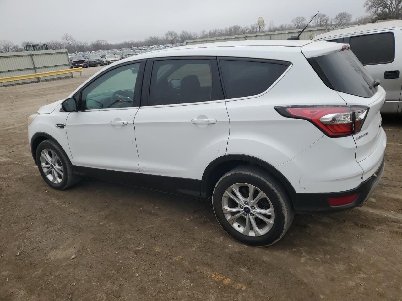 2017 FORD ESCAPE SE photo 3