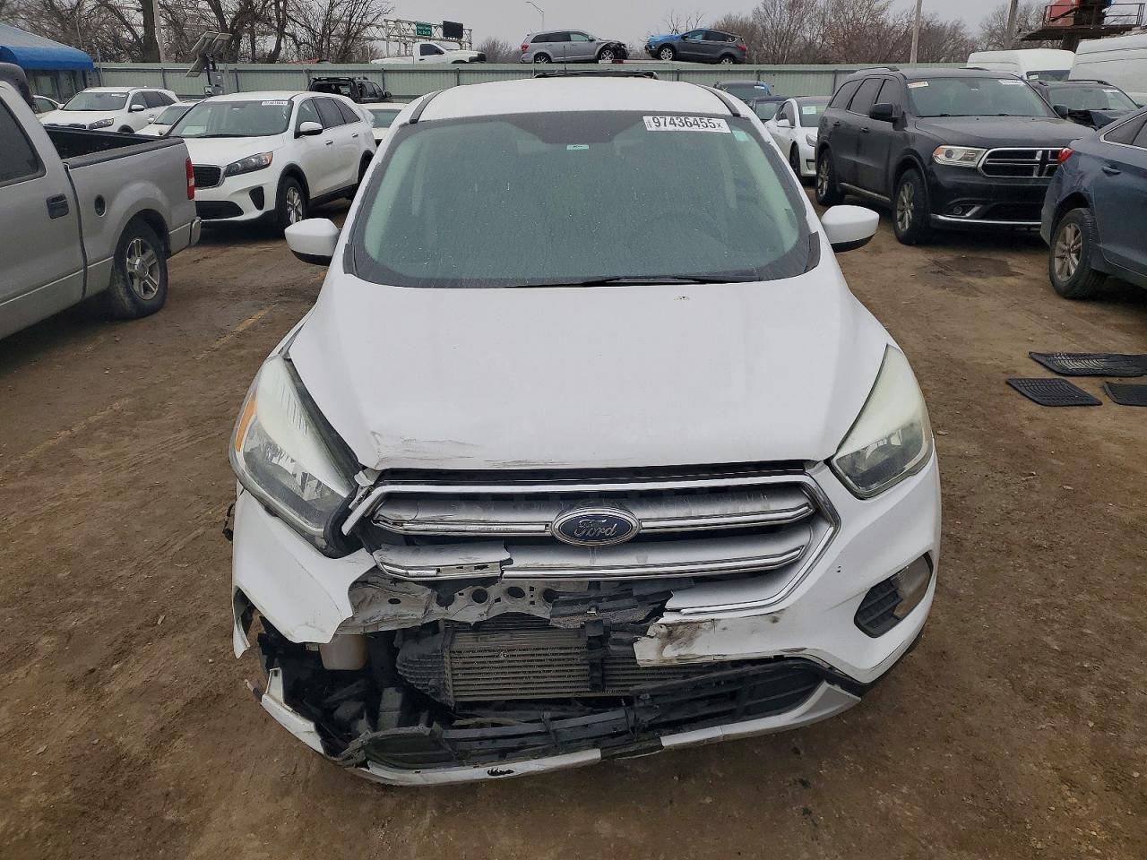 2017 FORD ESCAPE SE photo 9