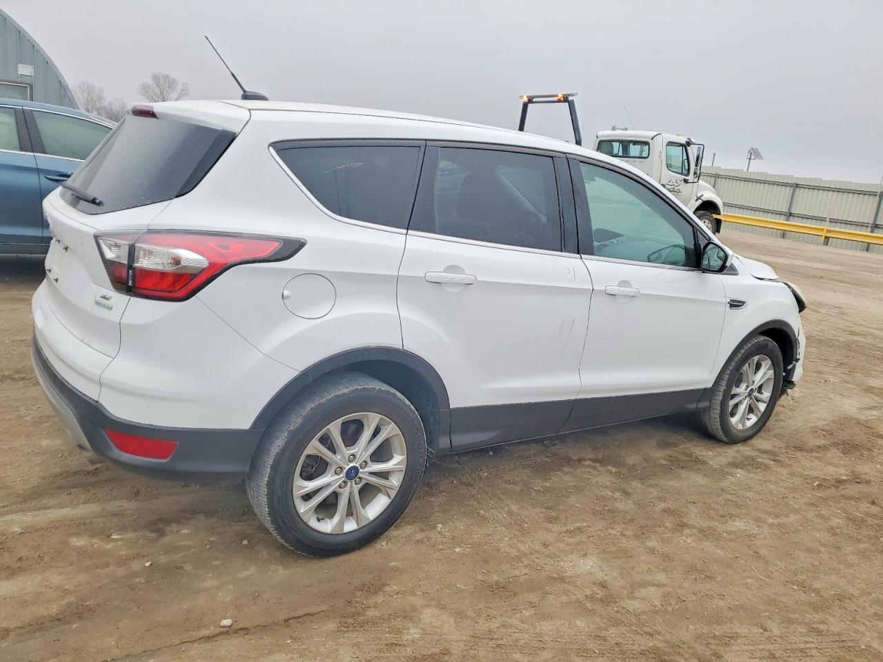 2017 FORD ESCAPE SE photo 5