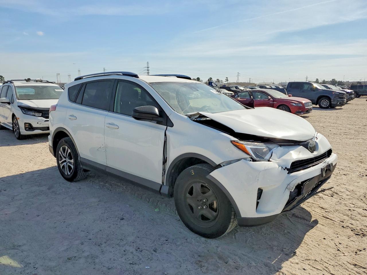 2018 TOYOTA RAV4 LE photo 4
