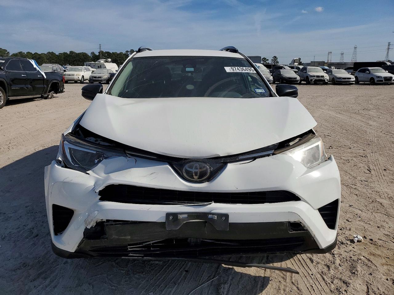 2018 TOYOTA RAV4 LE photo 5