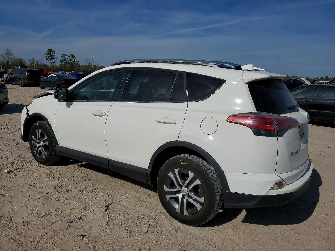 2018 TOYOTA RAV4 LE photo 2