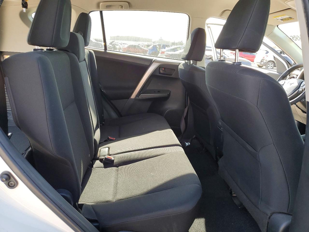 2018 TOYOTA RAV4 LE photo 10