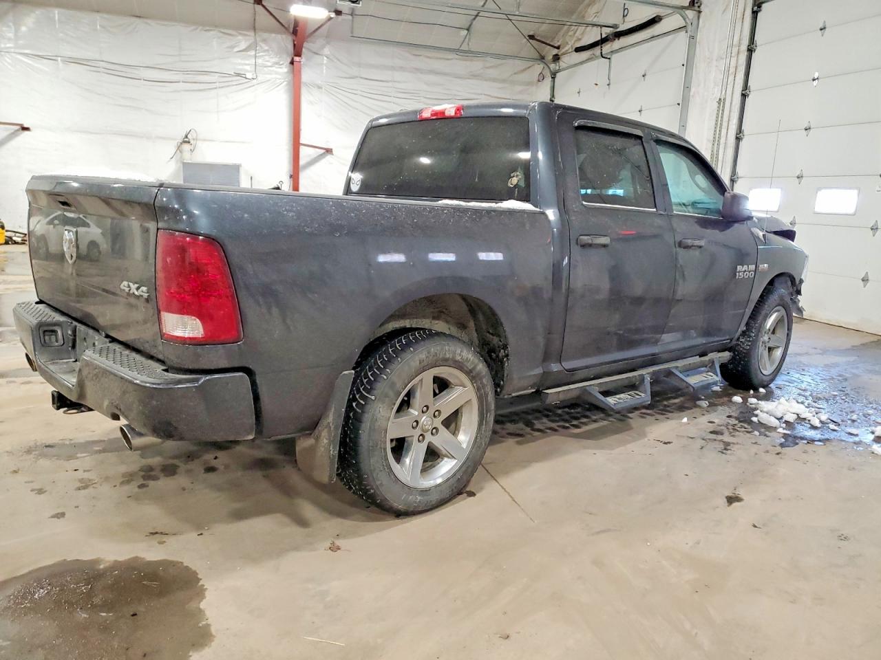 2014 RAM 1500 ST photo 3