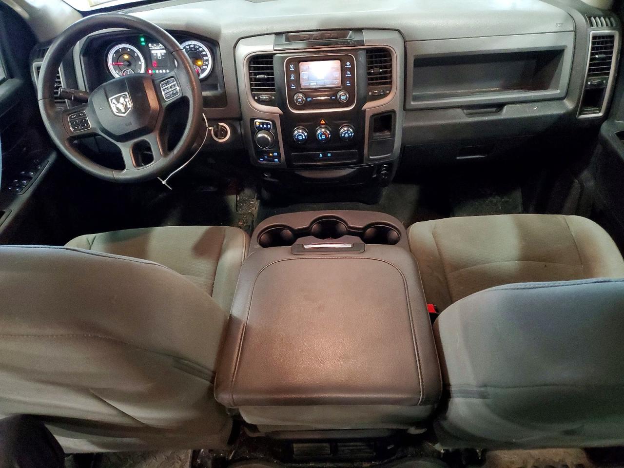2014 RAM 1500 ST photo 8