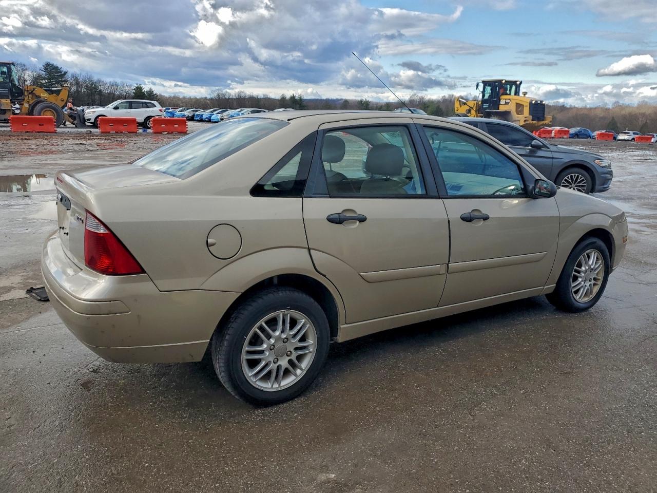 2006 FORD FOCUS ZX4 photo 3
