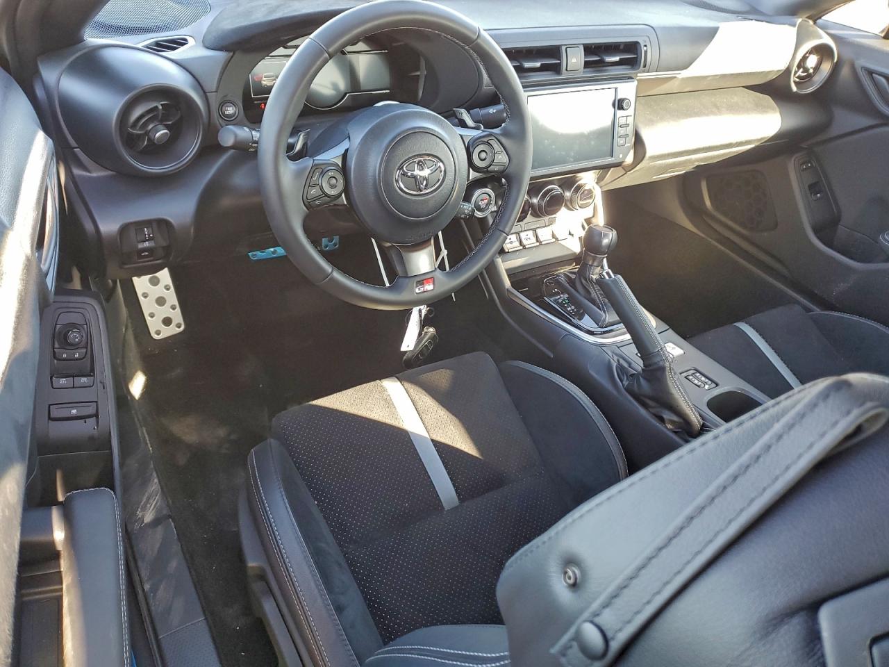 2025 TOYOTA GR 86 PREMIUM photo 8