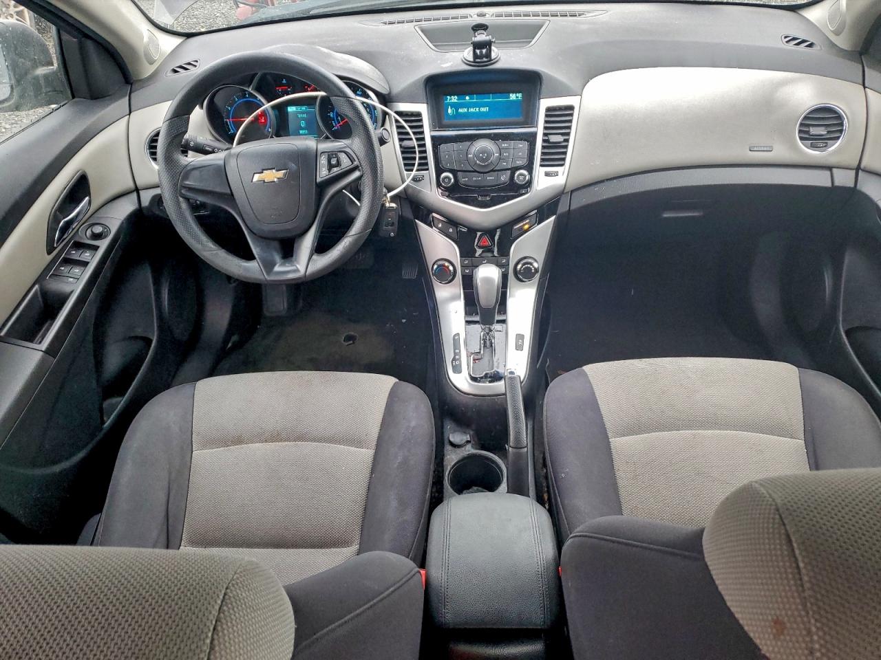 2014 CHEVROLET CRUZE LS photo 8