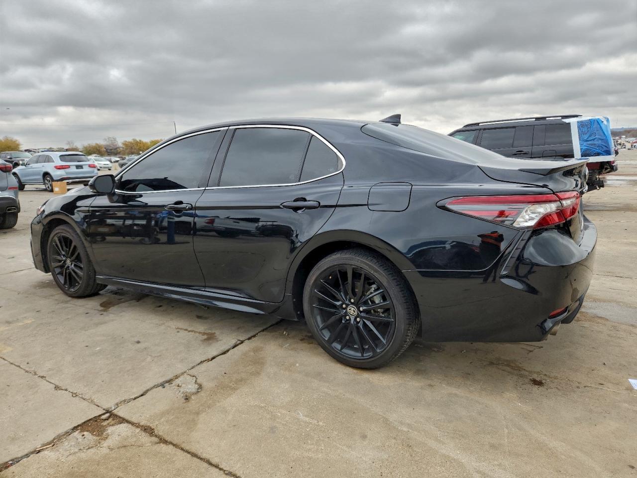 2023 TOYOTA CAMRY XSE photo 3