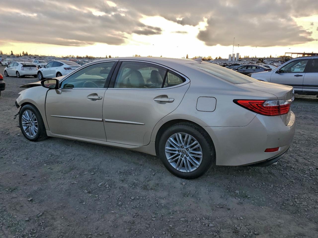 2013 LEXUS ES 350 photo 2