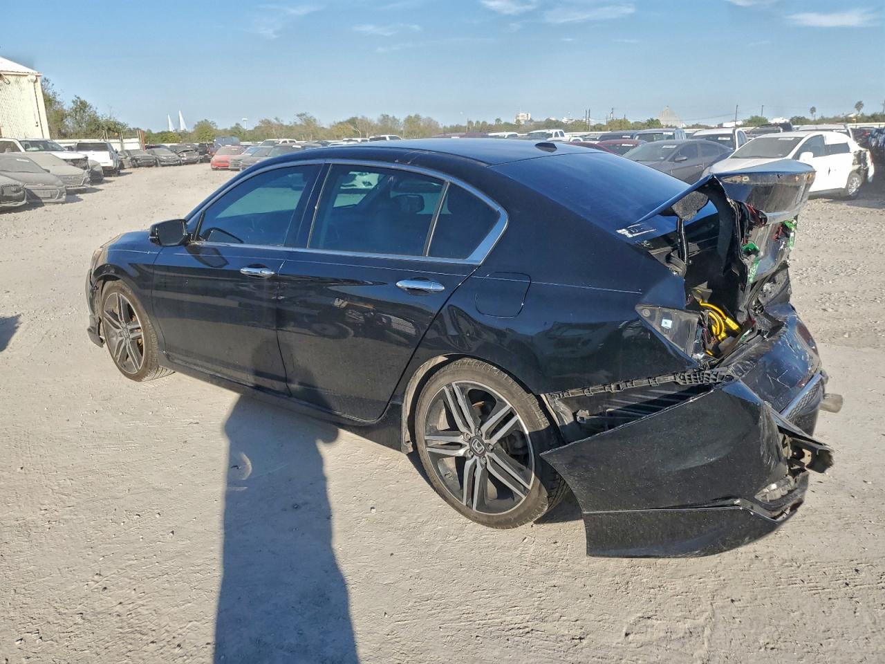 2017 HONDA ACCORD TOURING photo 2