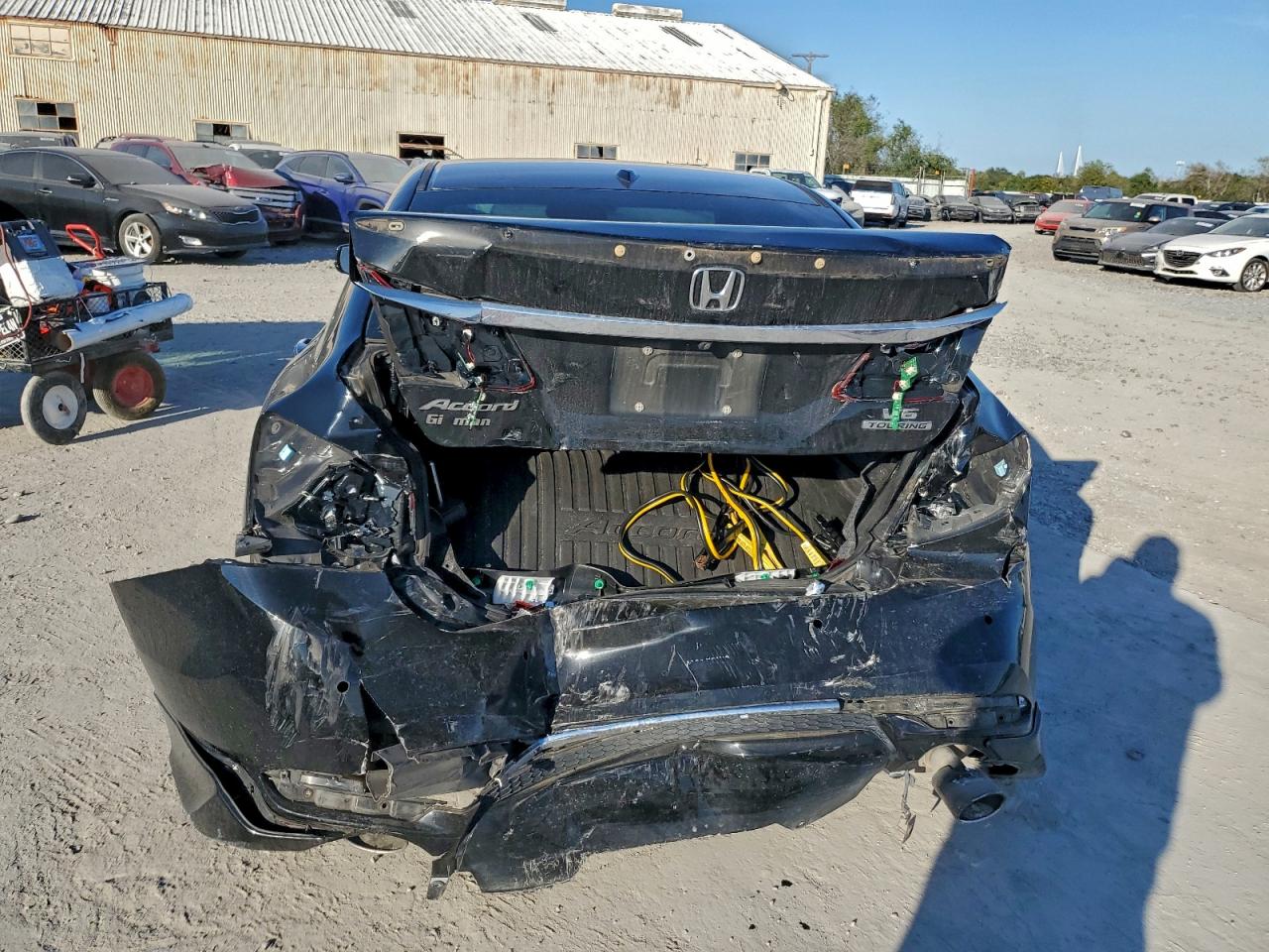 2017 HONDA ACCORD TOURING photo 6