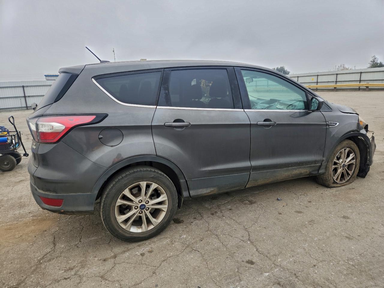 2017 FORD ESCAPE SE photo 3