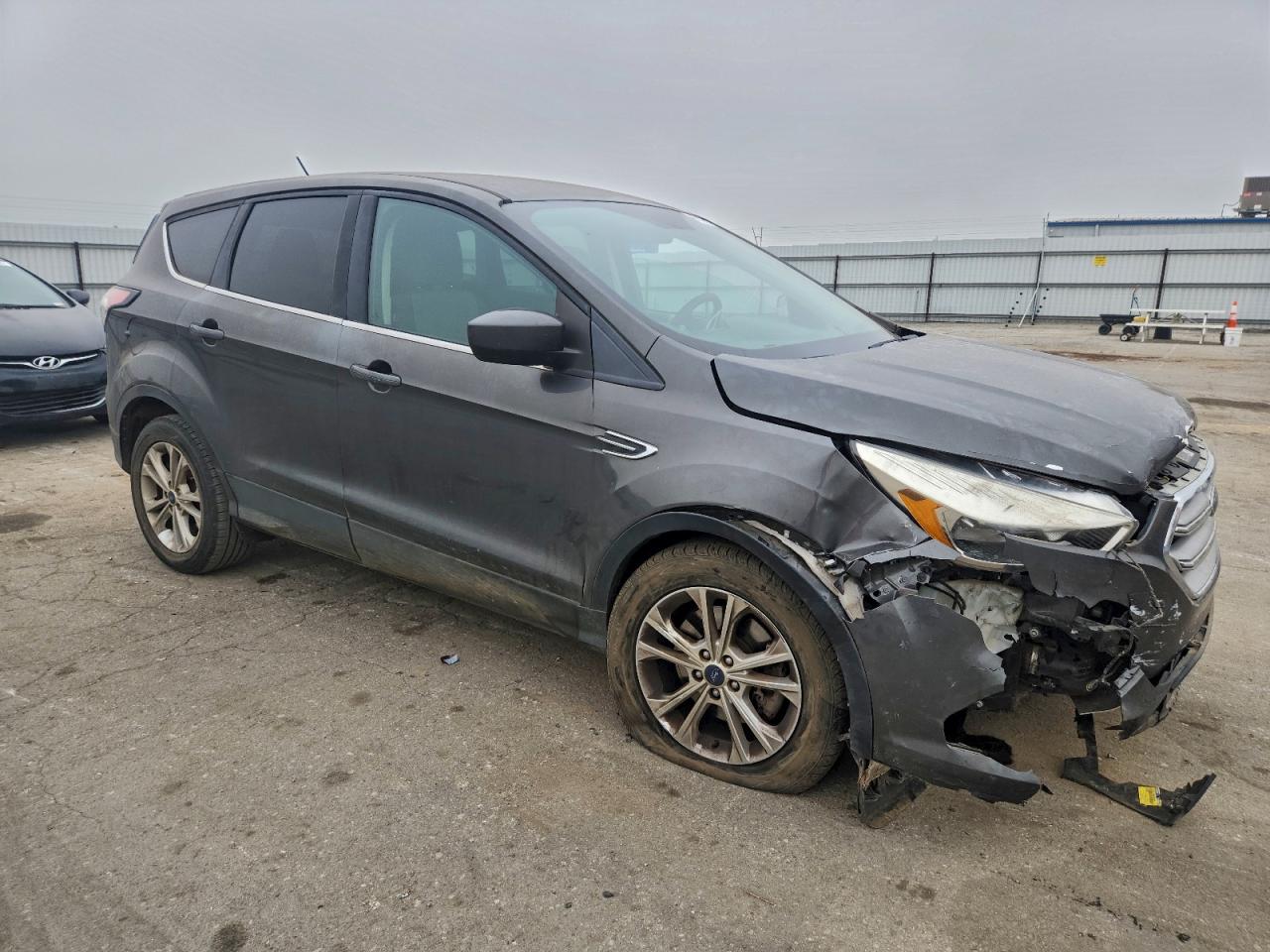 2017 FORD ESCAPE SE photo 4
