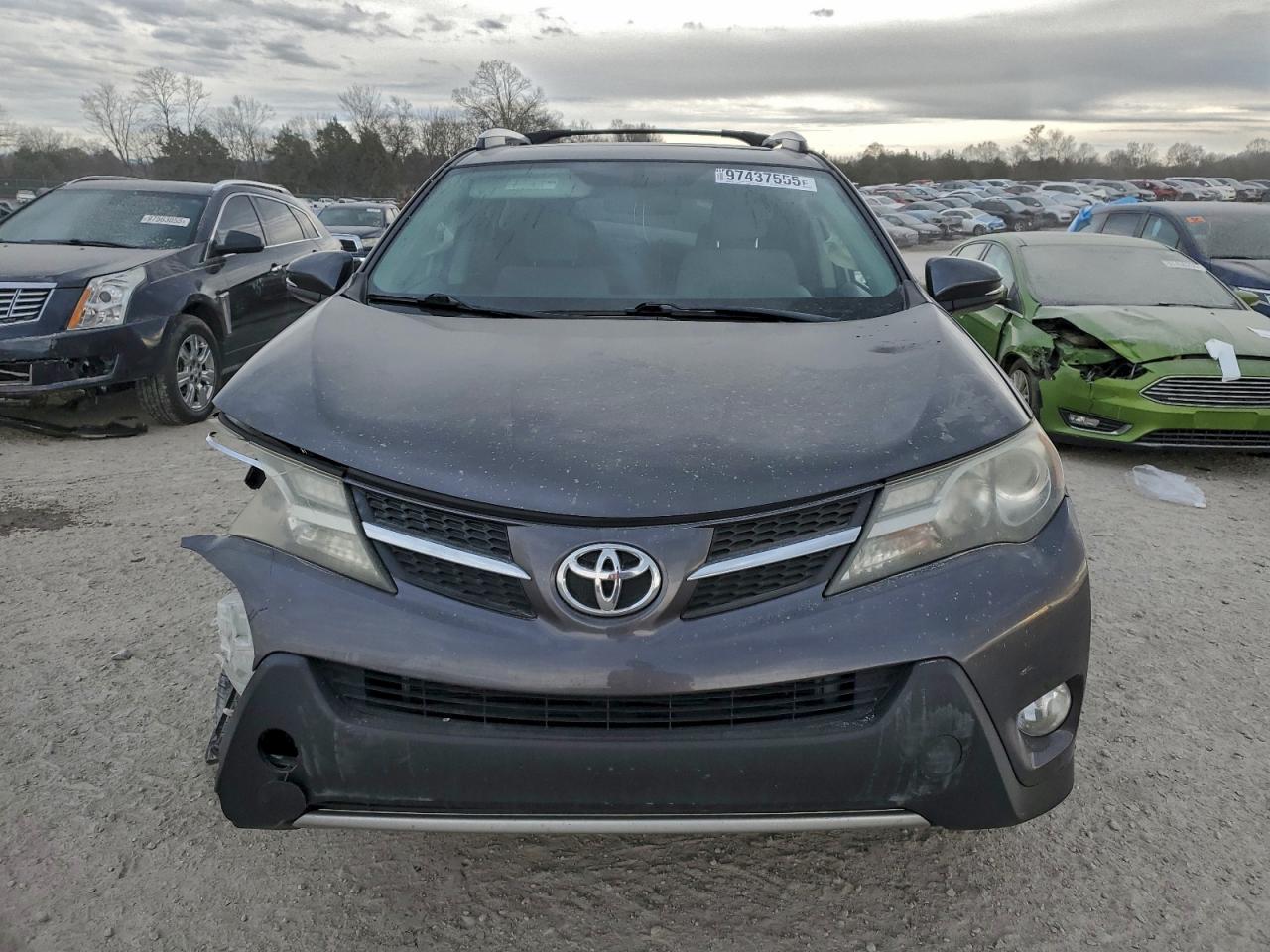 2013 TOYOTA RAV4 XLE photo 5