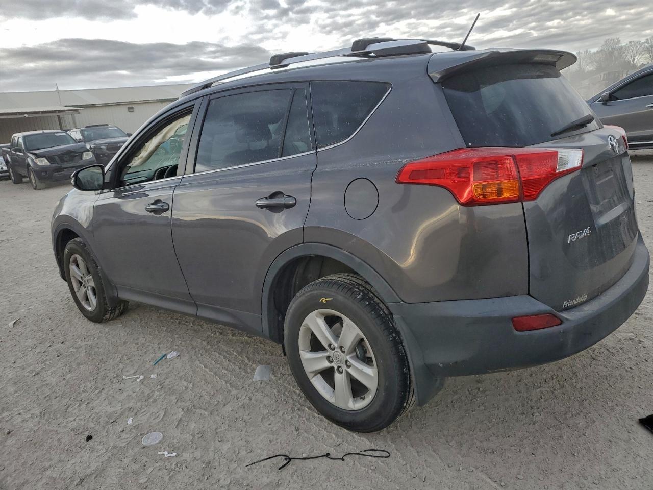 2013 TOYOTA RAV4 XLE photo 2