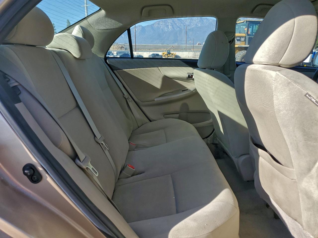 2013 TOYOTA COROLLA BASE photo 10