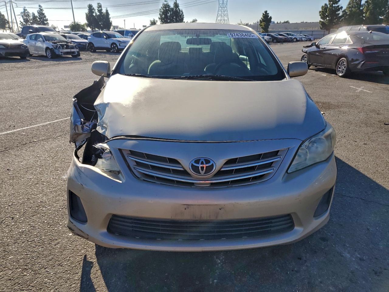 2013 TOYOTA COROLLA BASE photo 5