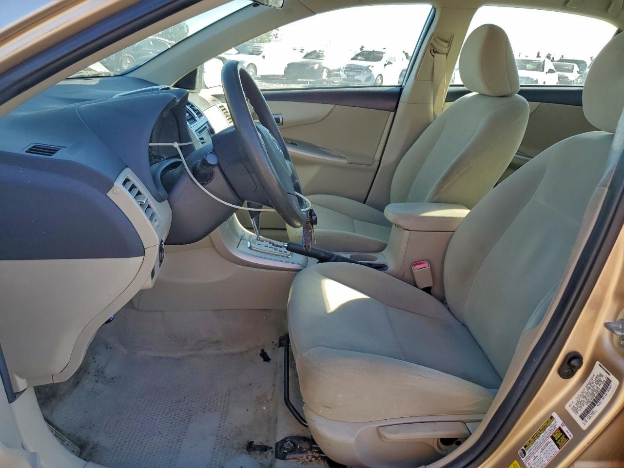 2013 TOYOTA COROLLA BASE photo 7